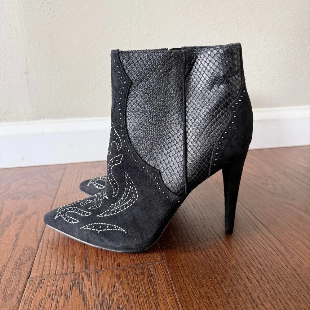 BCBGMAXAZRIA Women's Black Leather Western Stiletto Ankle Boots, Size 7.5
